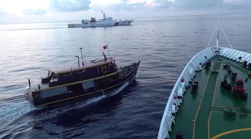 菲律宾船只企图向仁爱礁非法“坐滩”军舰运送建筑物资，中国海警实施管制