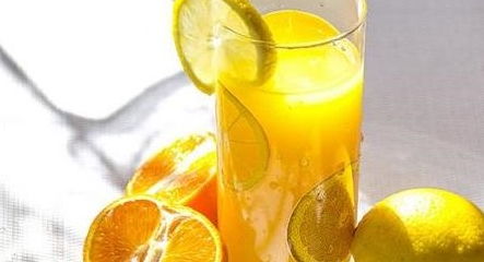 柠檬水的正确泡法及功效,柠檬水的正确泡法及功效什么时候喝最佳